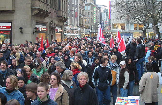 [Foto:golfkrieg-maerz-2003-demo.jpg]