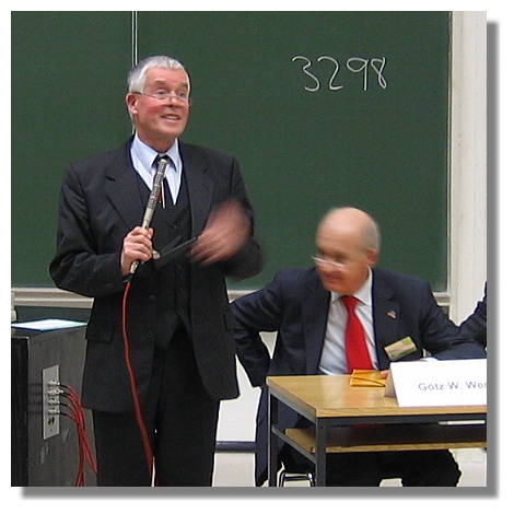 [Foto:abschied-professor-hartmut-neuendorff.jpg]