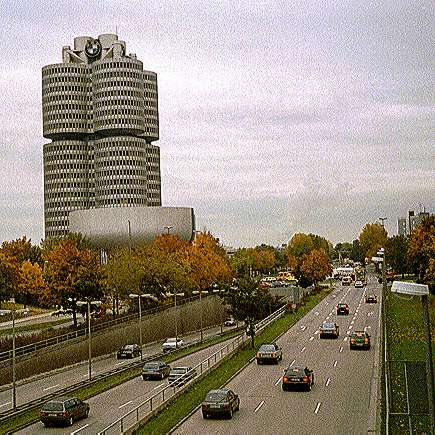 [Foto:bmw-petuelring.jpg]