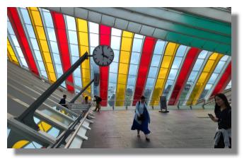 [Foto:liege-guillemins-bahnhof-quergang.jpg]
