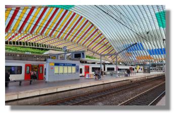 [Foto:liege-guillemins-bahnhofshalle.jpg]