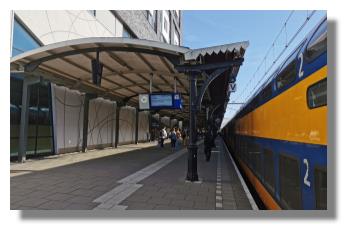 [Foto:s-hertogenbosch-bahnhof-gleis.jpg]