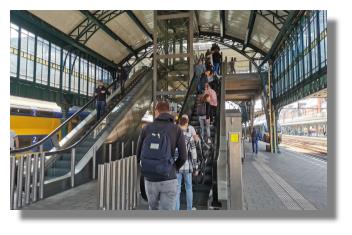 [Foto:s-hertogenbosch-bahnhof-rolltreppen.jpg]