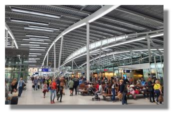 [Foto:utrecht-centraal-bahnhofshalle.jpg]