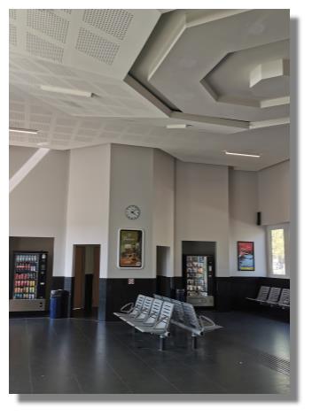 [Foto:knokke-heist-wartesaal.jpg]