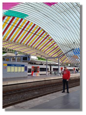 [Foto:liege-guillemins-rehbein-bahnhof.jpg]