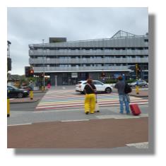 [Foto:blankenberge-bahnhof-zebrastreifen.jpg]