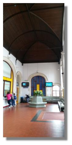 [Foto:de-panne-bahnhof-innen.jpg]