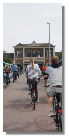 [Foto:middelburg-bahnhof-radfahrer.jpg]