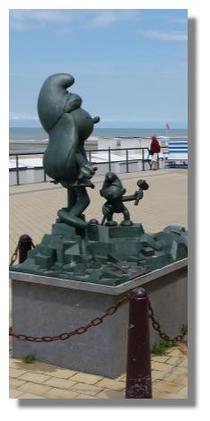 [Foto:middelkerke-comic-schlumpfine.jpg]