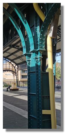 [Foto:s-hertogenbosch-bahnhof-stahltraeger.jpg]