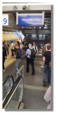 [Foto:utrecht-centraal-unten.jpg]