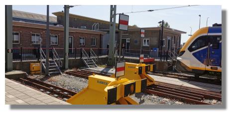 [Foto:vlissingen-bahnhof-prellbock.jpg]
