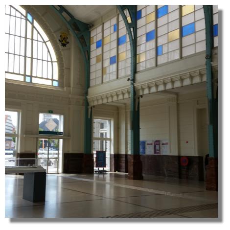 [Foto:bahnhof-oostende-lichteinfall.jpg]