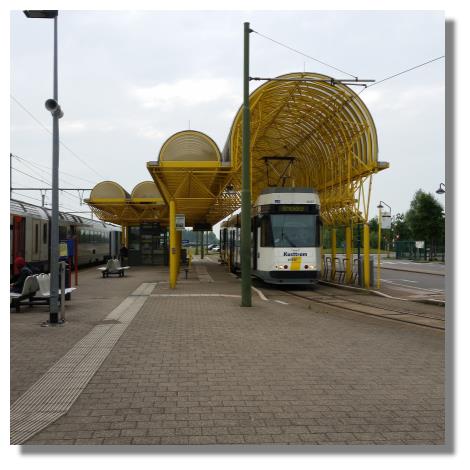 [Foto:de-panne-bahnhof-kusttram.jpg]