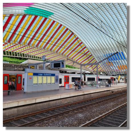 [Foto:liege-guillemins-bahnhofshalle.jpg]