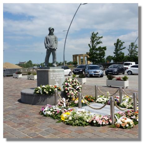 [Foto:nieuwpoort-vissersmonument.jpg]