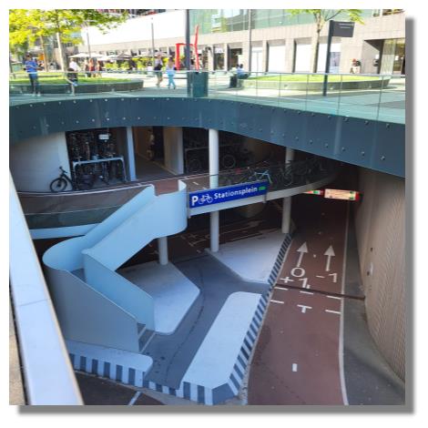 [Foto:utrecht-centraal-fahrradparkhaus.jpg]