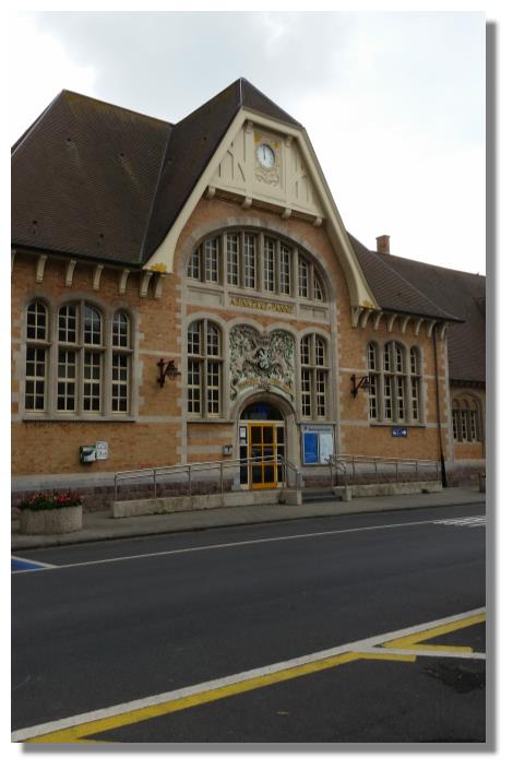 [Foto:de-panne-bahnhof-rechts.jpg]