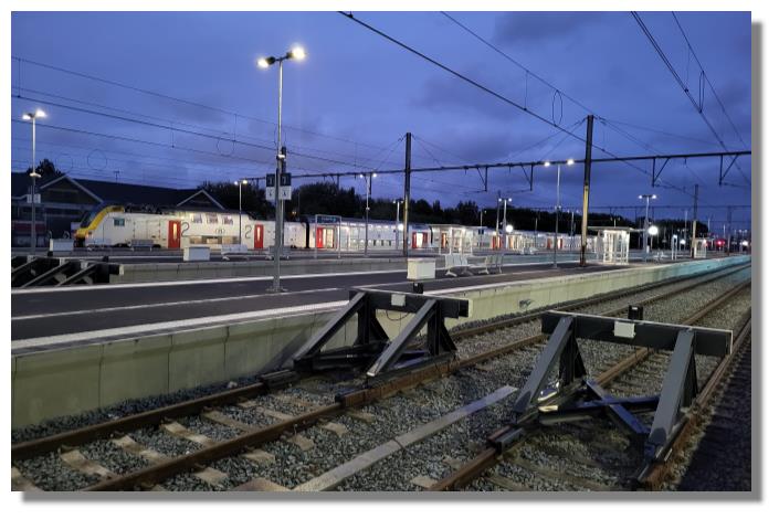 [Foto:blankenberge-bahnhof-blaue-stunde.jpg]
