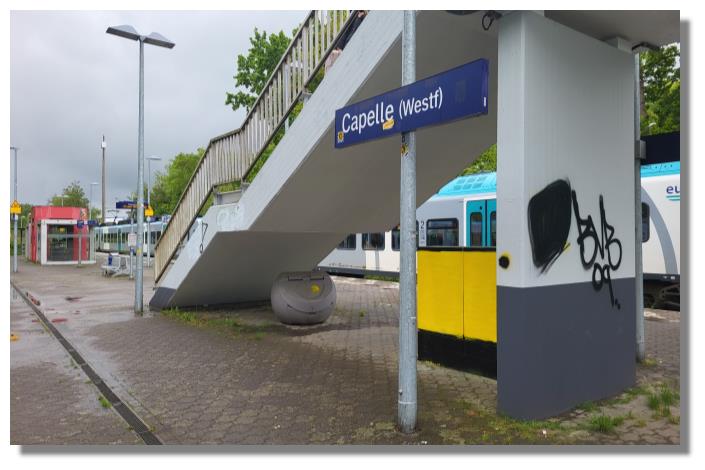[Foto:capelle-bahnsteig-schild.jpg]