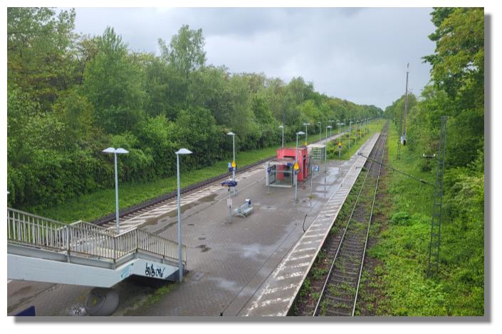 [Foto:capelle-bahnsteig-von-rechts.jpg]