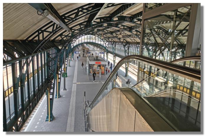 [Foto:s-hertogenbosch-bahnhof-stahldecke.jpg]