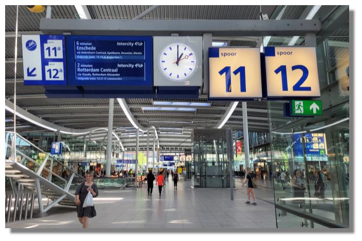 [Foto:utrecht-centraal-bahnhofshalle.jpg]