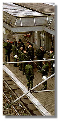 [Foto:mar-2001-polizei.jpg]