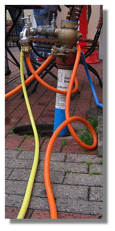 [Foto:erntemarkt-hoerde-2005-hydrant.jpg]