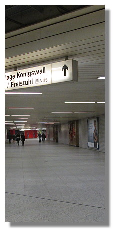 [Foto:fussgaengeranlage-koenigswall.jpg]