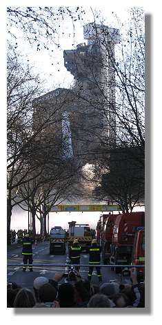 [Foto:sprengung-volkswohlbund-hochhaus.jpg]