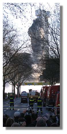 [Foto:sprengung-volkswohlbund-hochhaus.jpg]