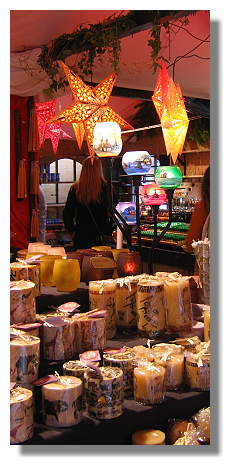 [Foto:weihnachtsmarkt-auslagen.jpg]