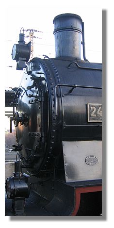 [Foto:zug-der-erinnerung-lokomotive.jpg]