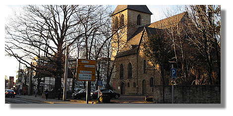 [Foto:brackel-kirche.jpg]