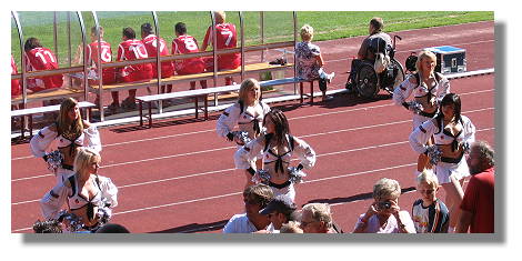 [Foto:das-wunder-von-bern-rewe2006-cheerleader.jpg]