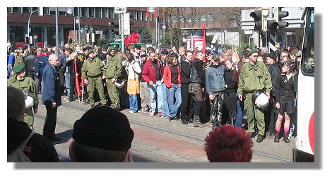 [Foto:demo-gegen-rechte-gewalt.jpg]