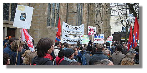 [Foto:golfkrieg-maerz-2003-demo.jpg]