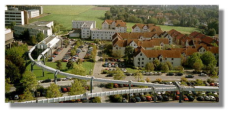 [Foto:uni-h-bahn-und-dorf.jpg]