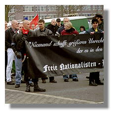 [Foto:mar-2001-demonstration.jpg]