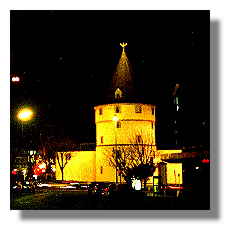 [Foto:adlerturm-nachts.jpg]