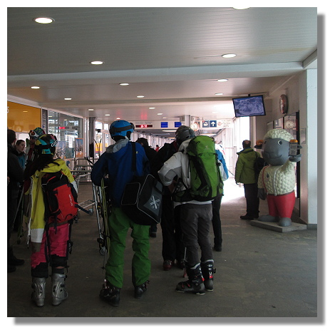 [Foto:zermatt-gornergratbahn-abfahrt.jpg]