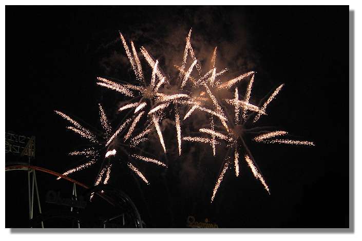 [Foto:cranger-kirmes-feuerwerk.jpg]