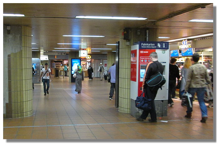 [Foto:dortmund-hbf-verbindungsgang.jpg]