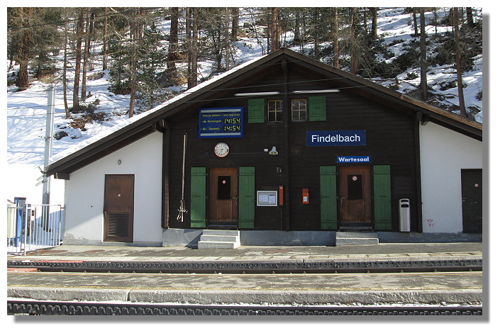 [Foto:findelbach-bahnhof-wartesaal.jpg]