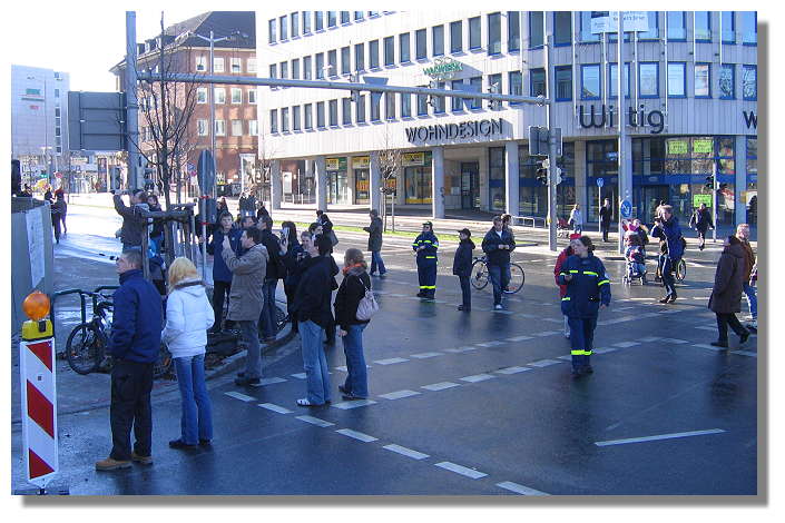 [Foto:sprengung-volkswohlbund-hochhaus.jpg]