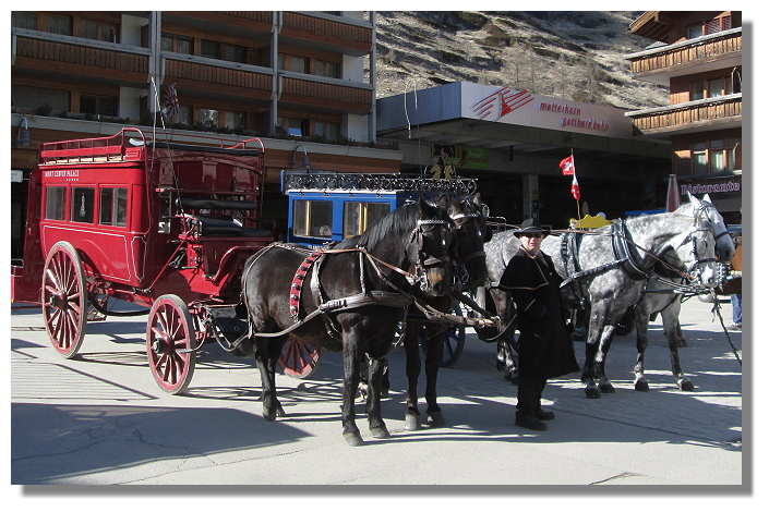 [Foto:zermatt-pferdekutsche.jpg]