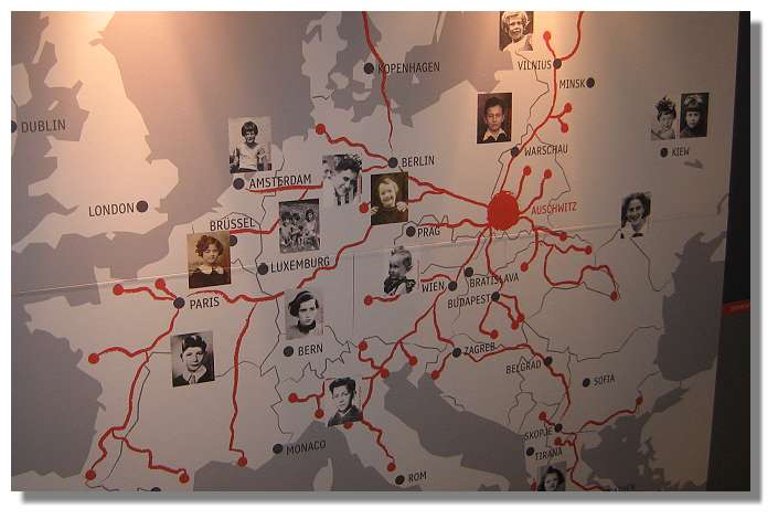 [Foto:zug-der-erinnerung-ausstellung.jpg]